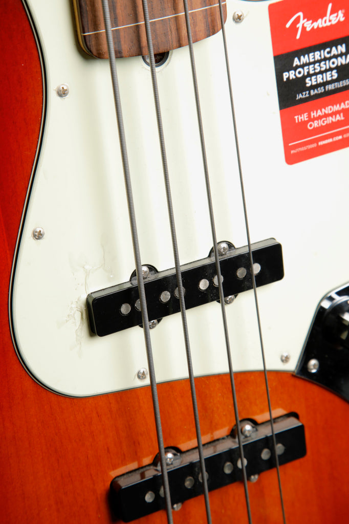 Fender American Professional Fretless Jazz Bass 3-Colour Sunburst Pre-Owned