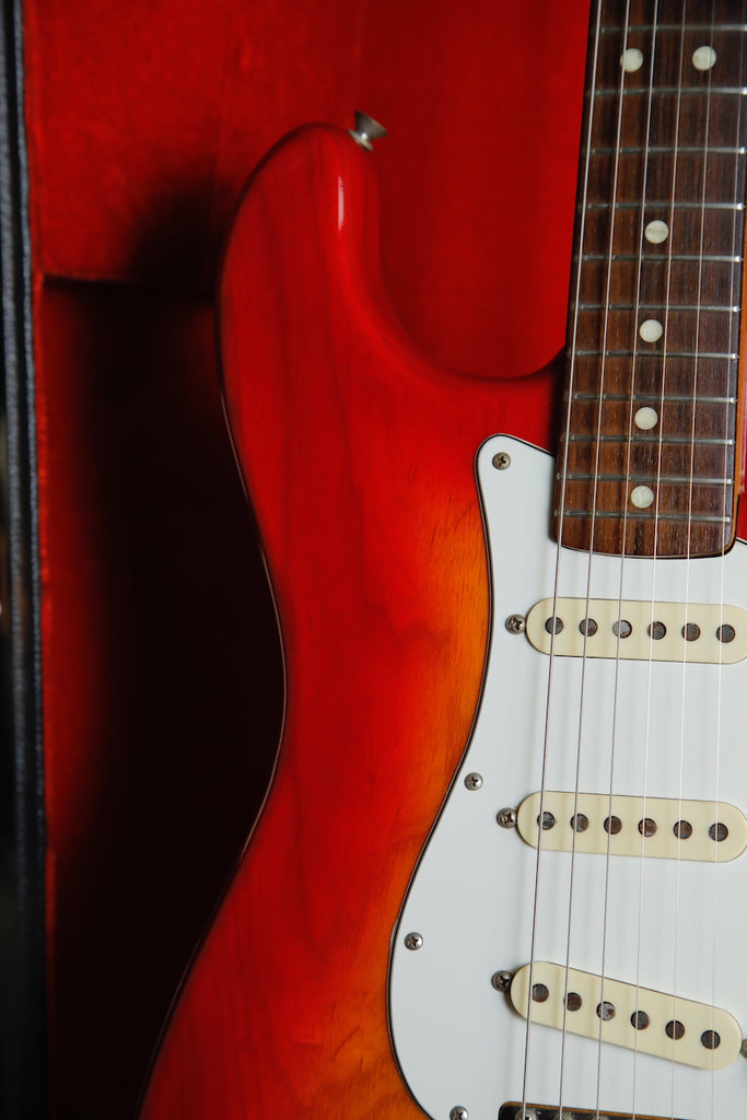 Fender International Series Stratocaster Cherry Burst 1981 Vintage Guitar Pre-Owned