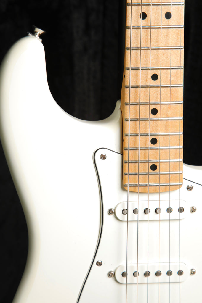 Fender Player Series Stratocaster Polar White Maple w/ Case Pre-Owned
