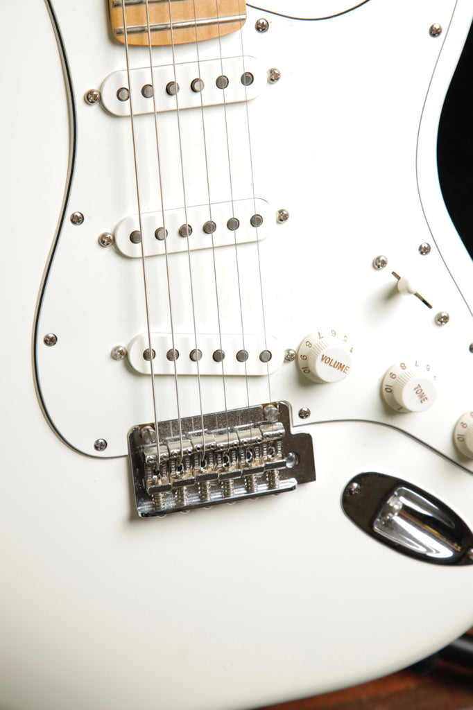 Fender Player Series Stratocaster Polar White Maple w/ Case Pre-Owned