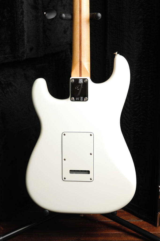 Fender Player Series Stratocaster Polar White Maple w/ Case Pre-Owned