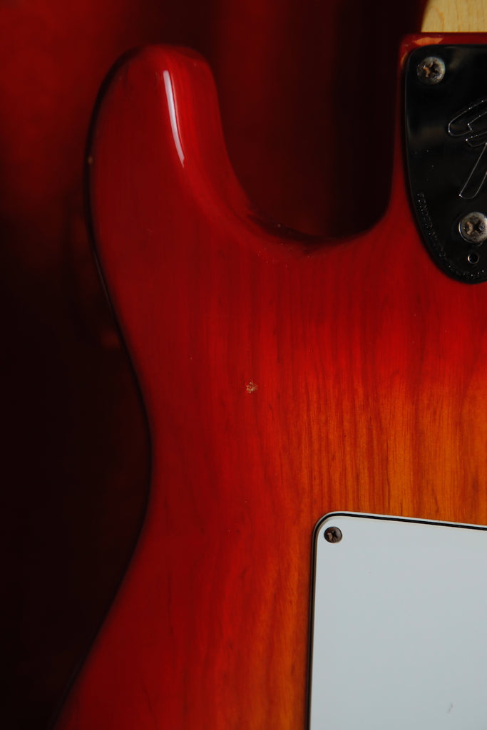 Fender International Series Stratocaster Cherry Burst 1981 Vintage Guitar Pre-Owned