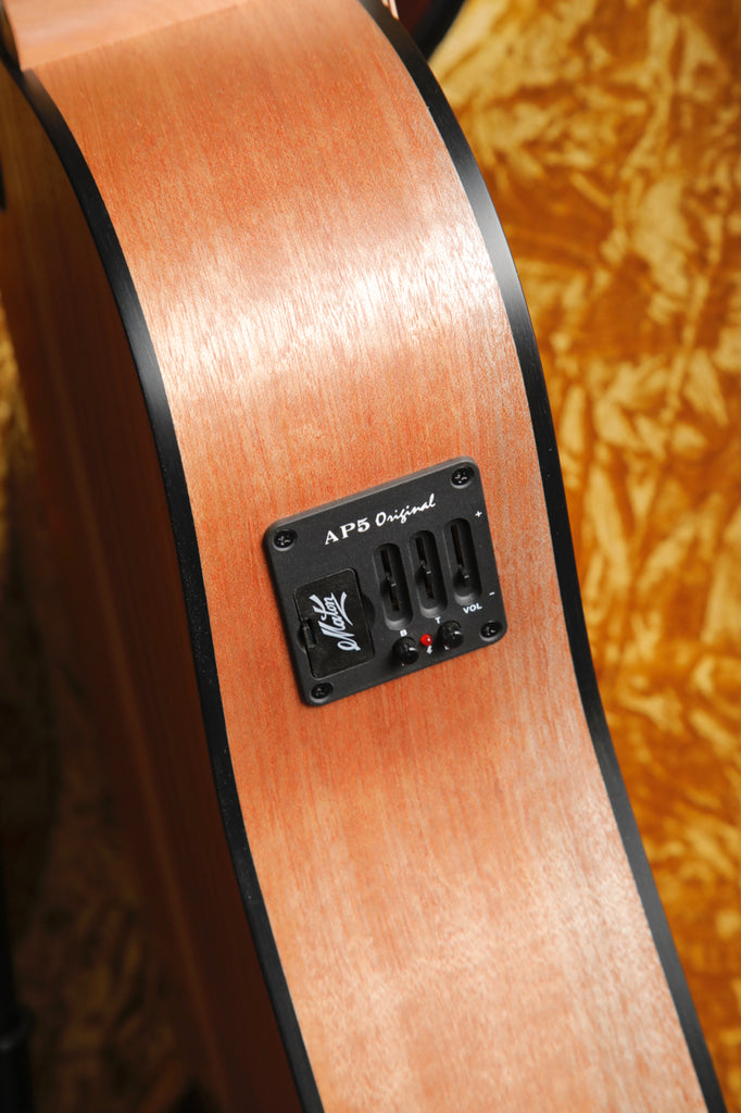 Maton SRS60C Dreadnought Cutaway Acoustic-Electric Guitar