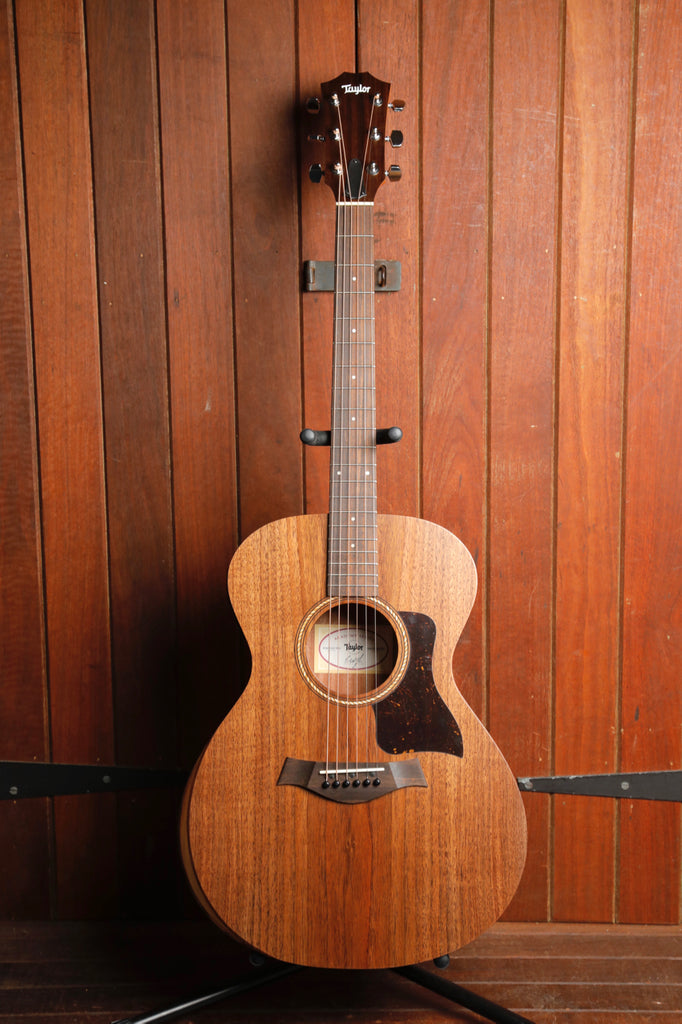 Taylor Academy 22e Layered Walnut Acoustic-Electric Guitar