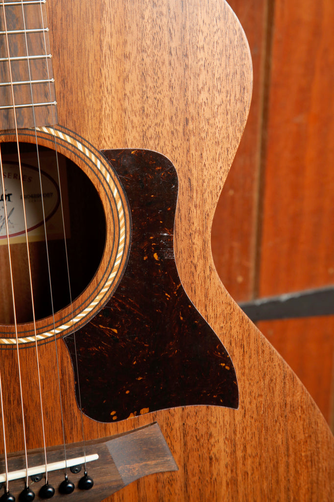 Taylor Academy 22e Layered Walnut Acoustic-Electric Guitar