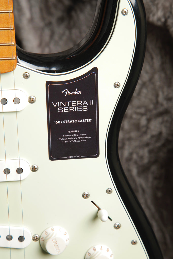 Fender Limited Edition Vintera II Road Worn '60s Stratocaster Black B-Stock