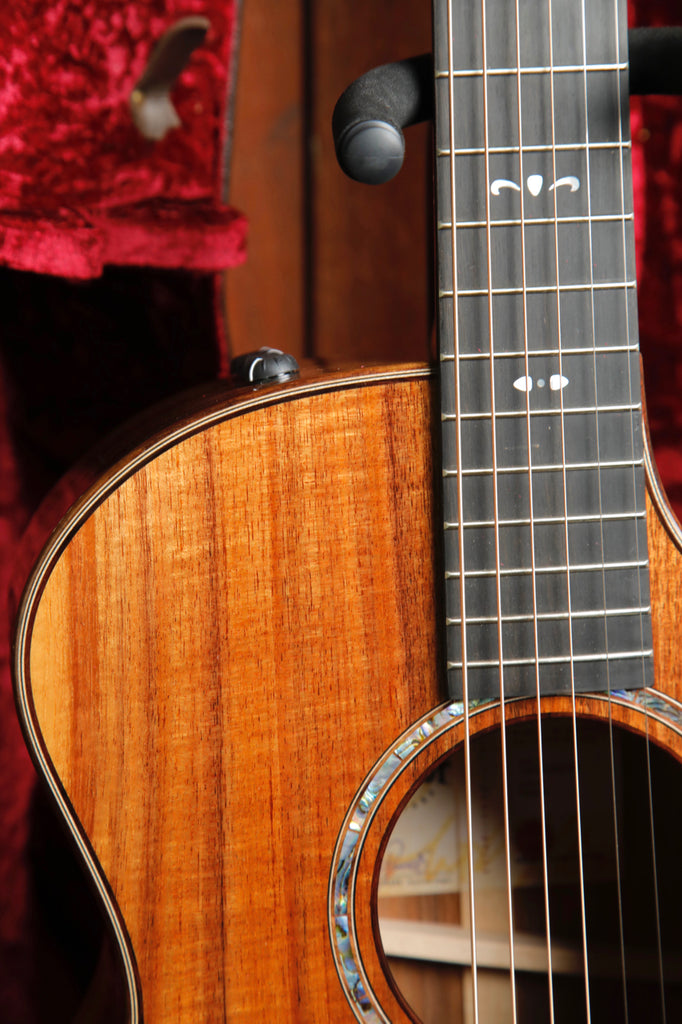 Taylor 724ce Hawaiian KoaAcoustic-Electric Guitar