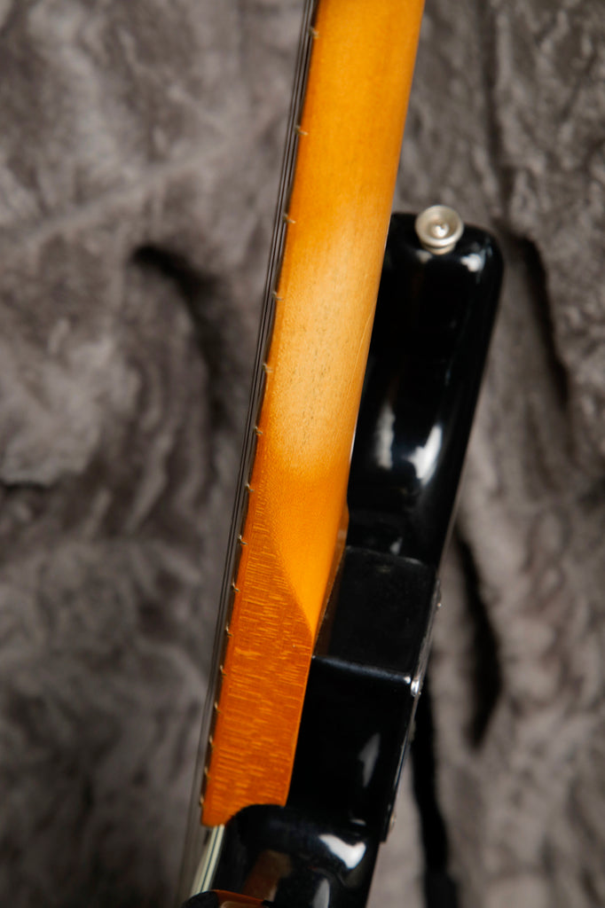 Fender Limited Edition Vintera II Road Worn '60s Stratocaster Black B-Stock