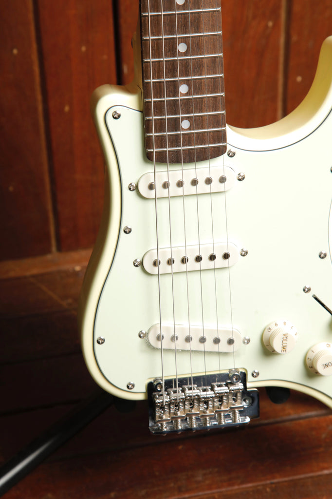 Traveler Guitar Travelcaster Deluxe Olympic White