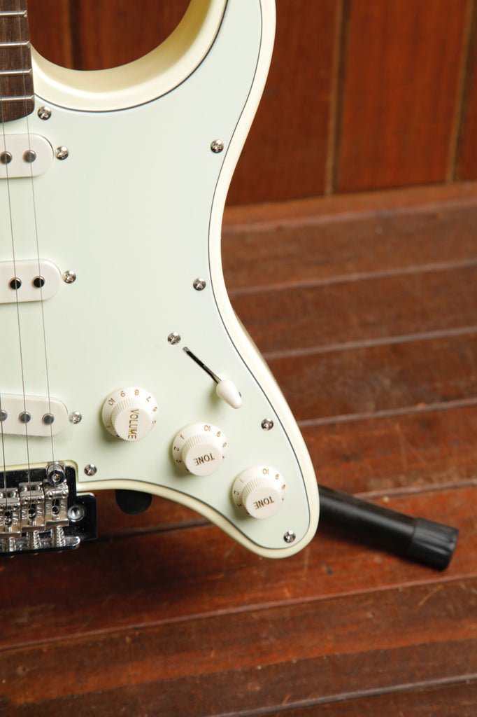 Traveler Guitar Travelcaster Deluxe Olympic White