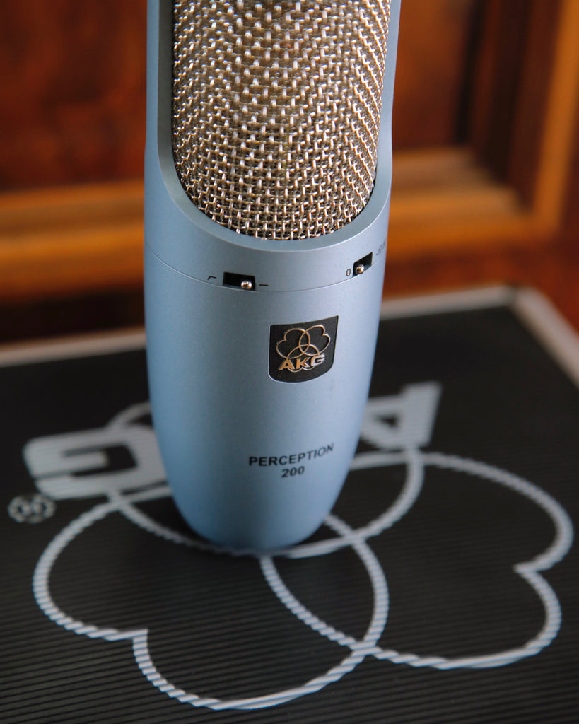 AKG Perception 200 Condenser Microphone w/ Case & Shock Mount Pre-Owned
