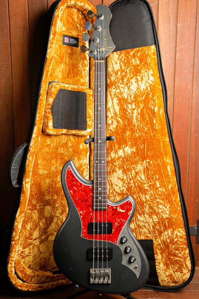 Novo Ivorus Charcoal Frost Bass Guitar