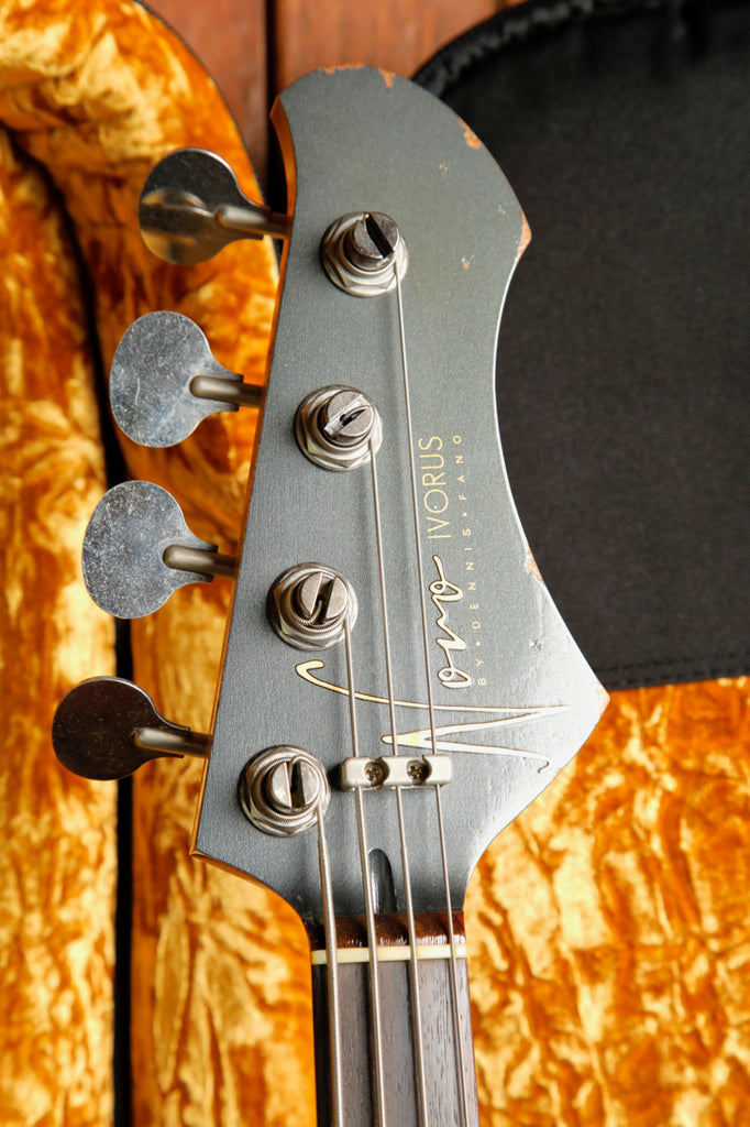 Novo Ivorus Charcoal Frost Bass Guitar