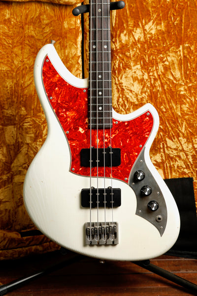Novo Ivorus Olympic White Bass Guitar