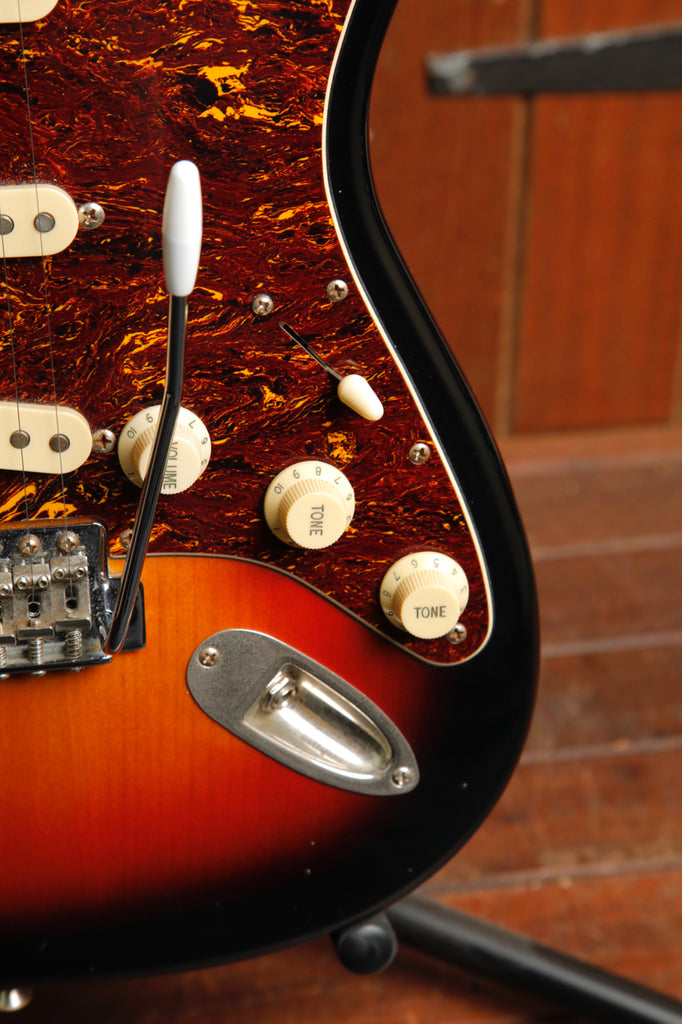 Squier Classic Vibe '60s Stratocaster 3-Tone Sunburst Electric Guitar 2012 Pre-Owned