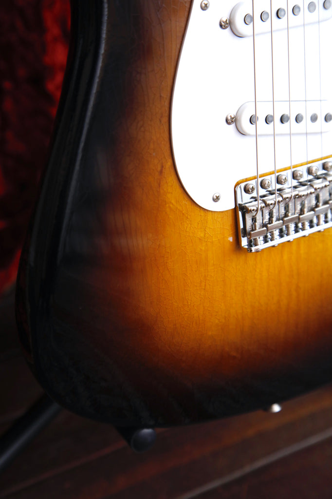 Fender Custom Shop Limited Edition 70th Anniversary 1954 Stratocaster DLX Closet Classic 2-Color Sunburst