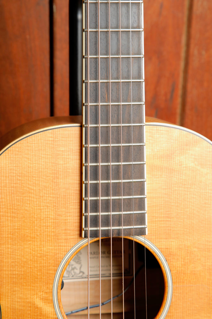 Larrivée O-01 Parlor Maple Special Edition Acoustic-Electric Guitar 2004 Pre-Owned