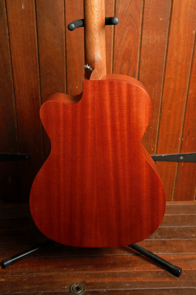 Martin 000C-JRE Junior Cutaway Acoustic Electric Guitar Pre-Owned