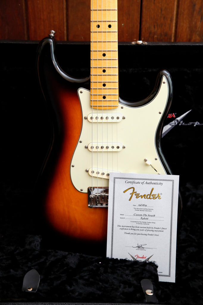 Fender Custom Shop Deluxe Stratocaster 2-Color Sunburst Electric Guitar 2009 Pre-Owned