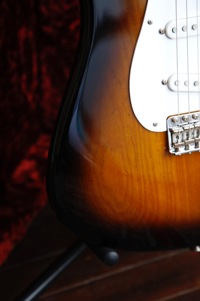 Fender 70th Anniversary American Vintage II 1954 Stratocaster 2-Colour Sunburst