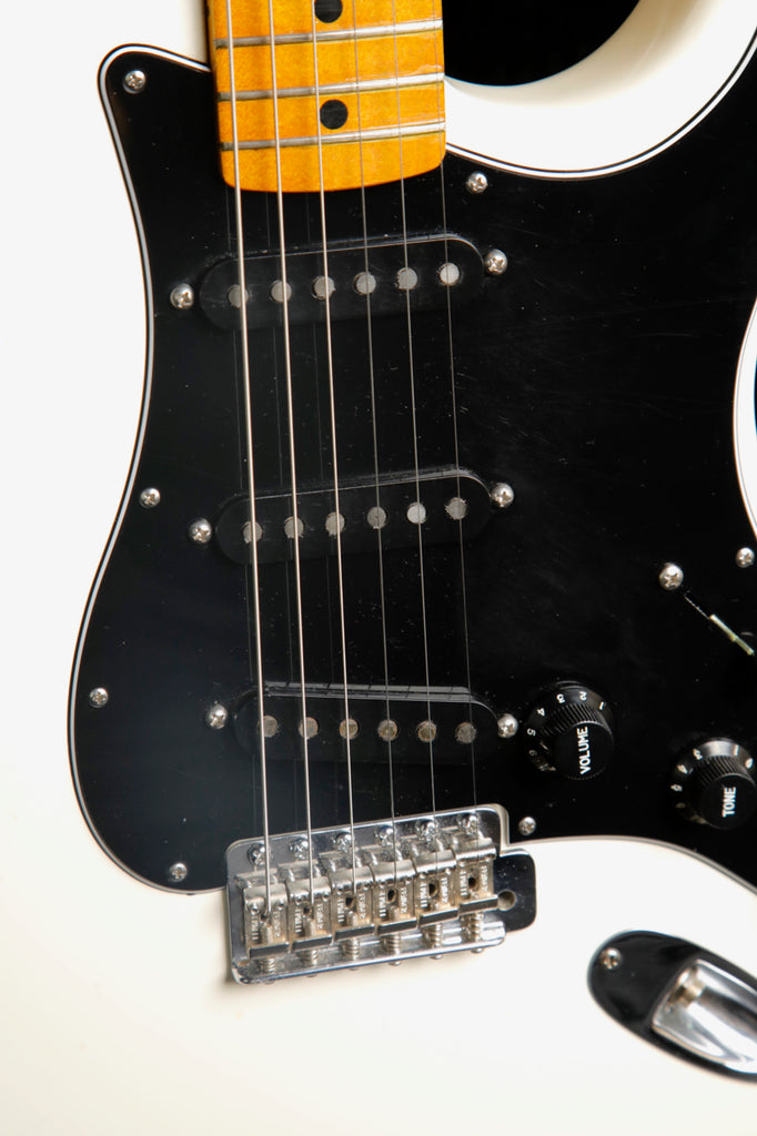 Fender 1979 Stratocaster White Vintage Electric Guitar Pre-Owned