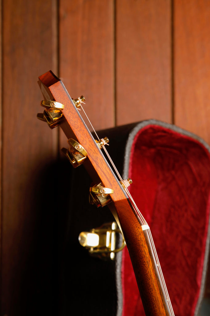 Taylor 710ce Rosewood Dreadnought Acoustic-Electric Guitar 2007 Pre-Owned