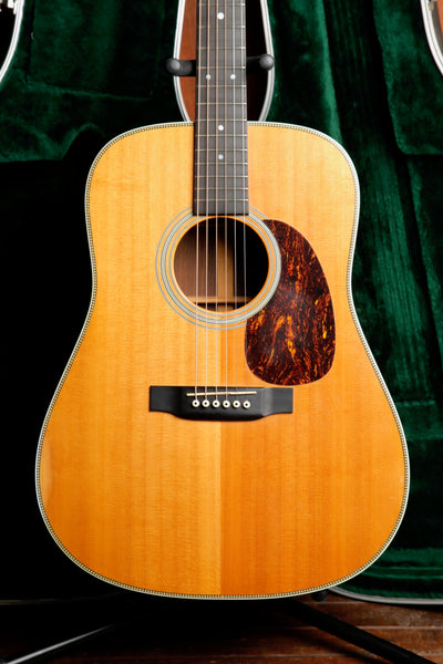 Martin HD-28 Dreadnought Acoustic-Electric Guitar 2002 Pre-Owned
