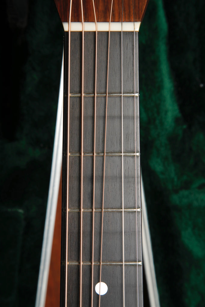 Martin HD-28 Dreadnought Acoustic-Electric Guitar 2002 Pre-Owned