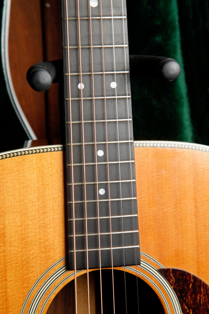 Martin HD-28 Dreadnought Acoustic-Electric Guitar 2002 Pre-Owned