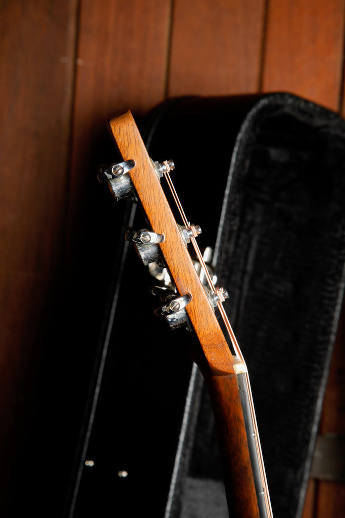 Martin D-28 1971 Vintage Dreadnought Acoustic-Electric Guitar Pre-Owned