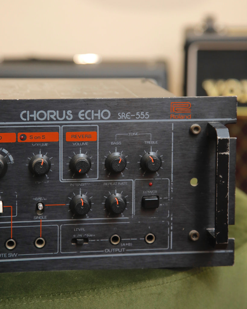 Roland SRE-555 Chorus Echo Vintage Tape Echo/Reverb/Chorus Unit Pre-Owned