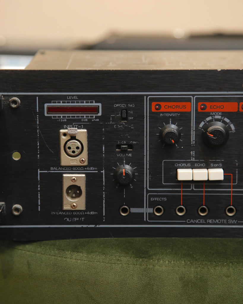 Roland SRE-555 Chorus Echo Vintage Tape Echo/Reverb/Chorus Unit Pre-Owned