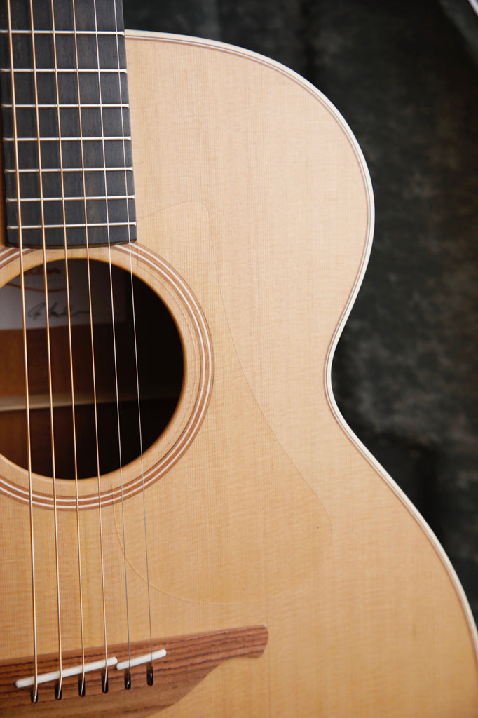 Lowden O-22 Original Series Cedar/Mahogany Acoustic Guitar