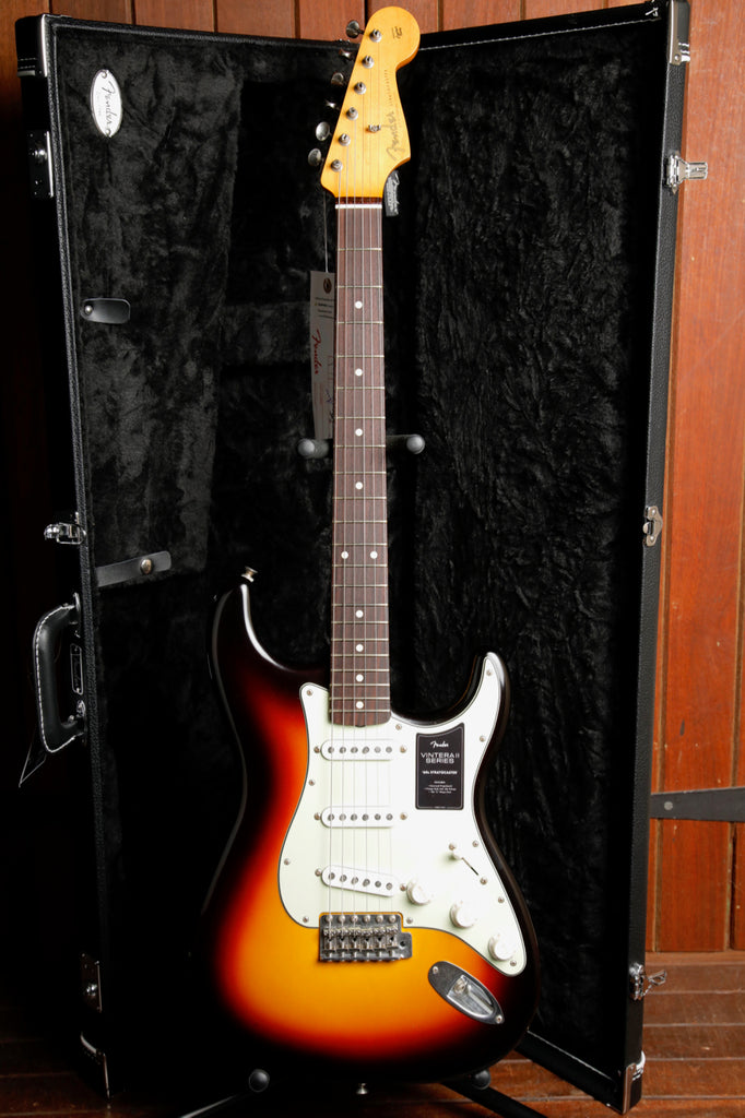 Fender Limited Edition Vintera II Road Worn '60s Stratocaster 3-Colour Sunburst