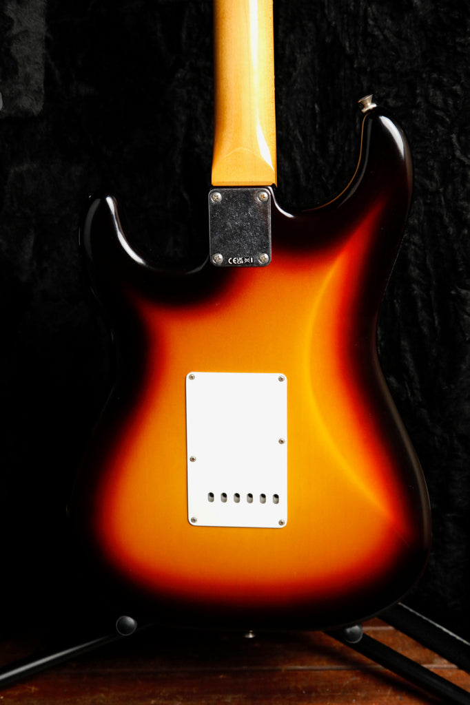 Fender Limited Edition Vintera II Road Worn '60s Stratocaster 3-Colour Sunburst