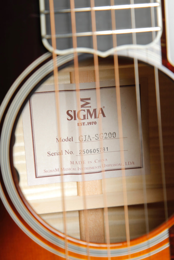 Sigma GJA-SG200 Grand Jumbo Vintage Sunburst Acoustic-Electric Guitar