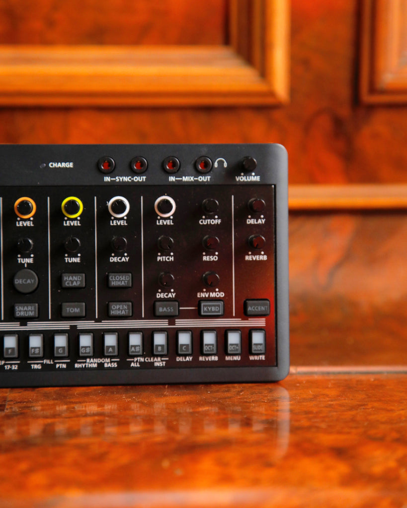 Roland AIRA T-8 Compact Beat Machine Pre-Owned