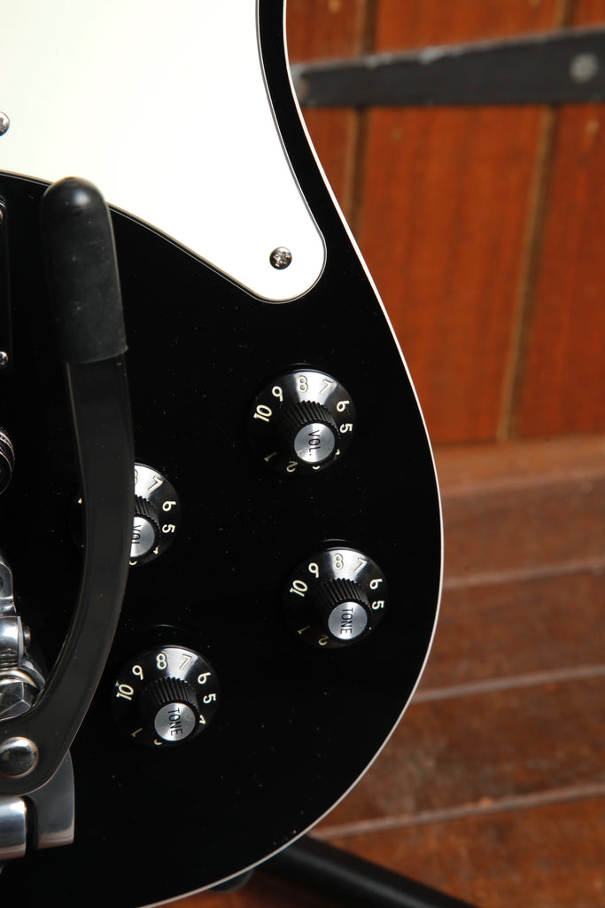 Squier Paranormal Troublemaker Telecaster Deluxe Bigsby Black Electric Guitar