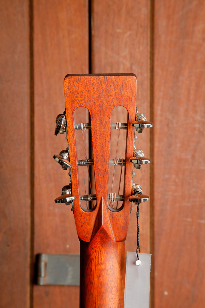 Eastman E1P-CLA Parlour Classic Finish Acoustic Guitar