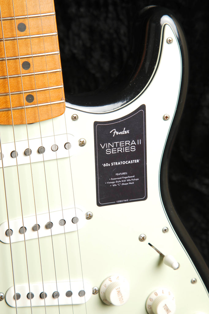 Fender Limited Edition Vintera II Road Worn '60s Stratocaster Black B-Stock