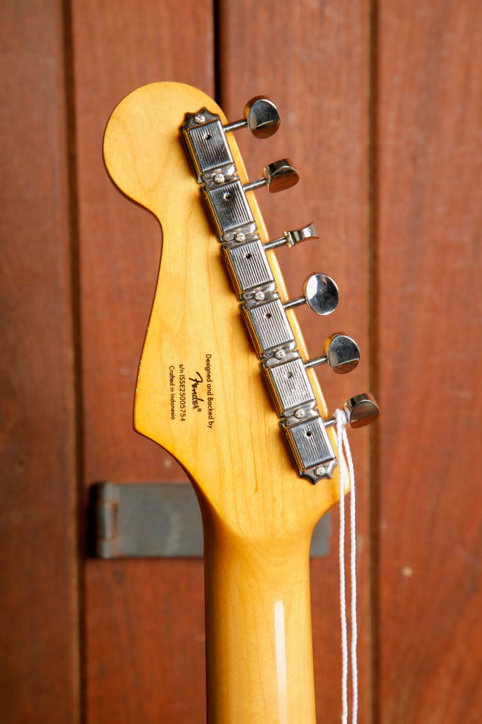 Squier Classic Vibe '60s Stratocaster 3-Tone Sunburst Electric Guitar