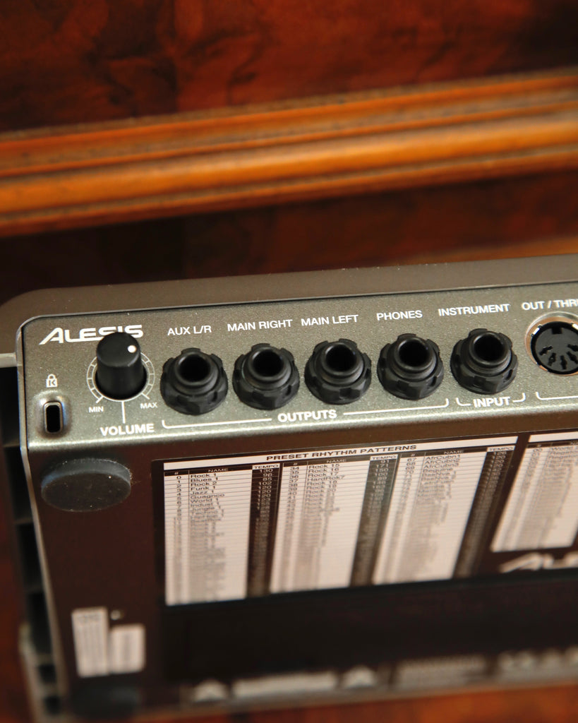 Alesis SR-18 Drum Machine Pre-Owned