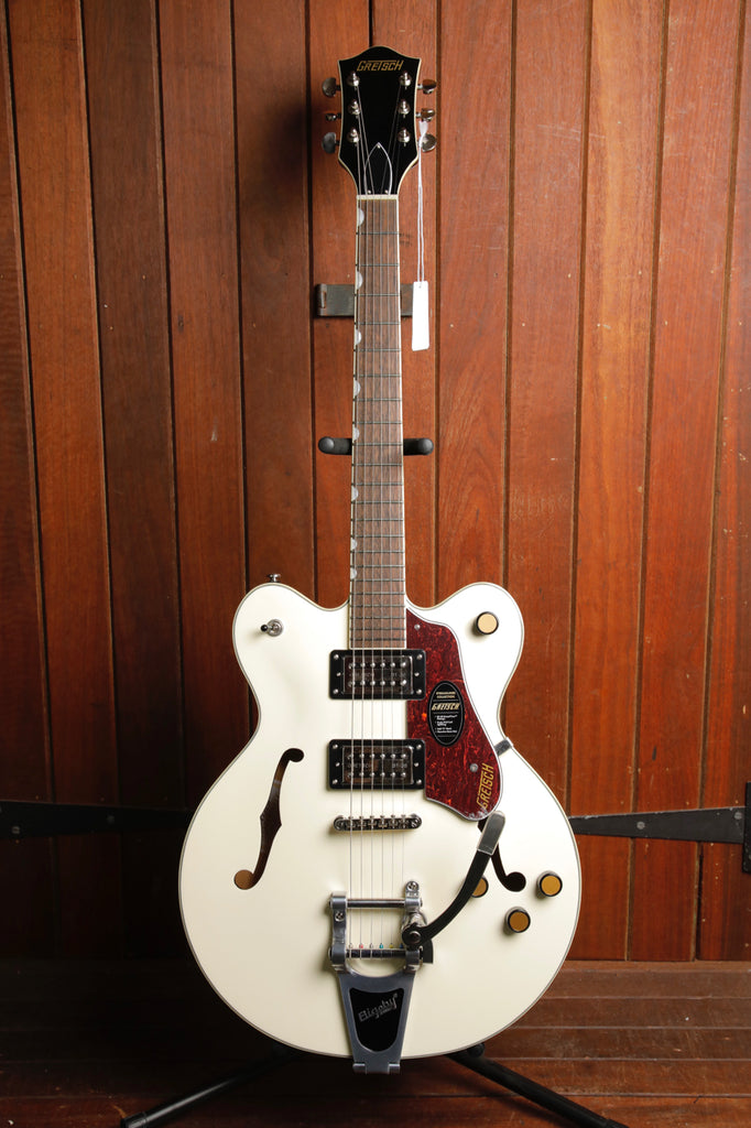 Gretsch G2622T Streamliner™ Center Block Double-Cut with Bigsby Vintage White