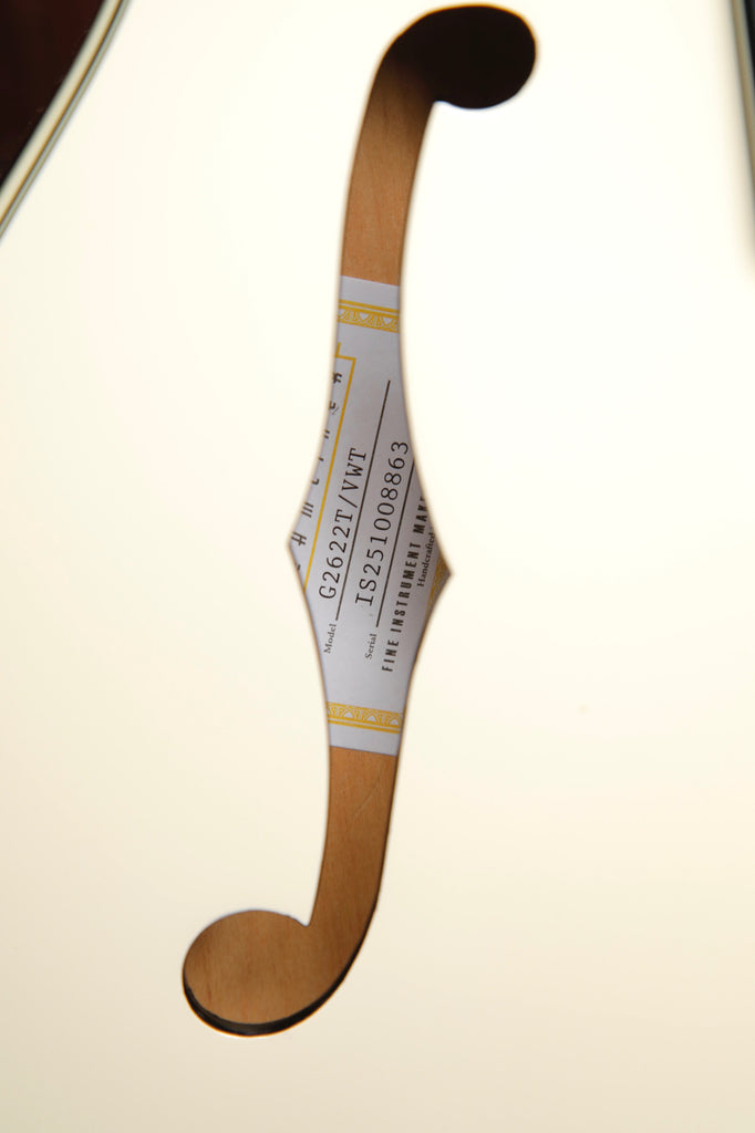 Gretsch G2622T Streamliner™ Center Block Double-Cut with Bigsby Vintage White