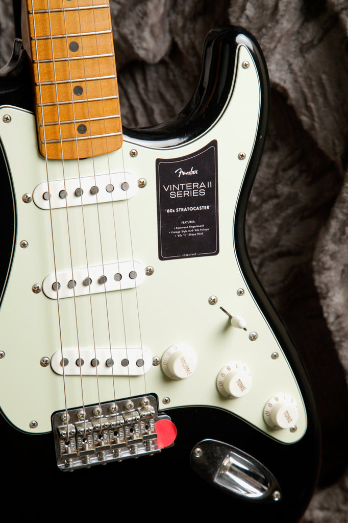 Fender Limited Edition Vintera II Road Worn '60s Stratocaster Black B-Stock