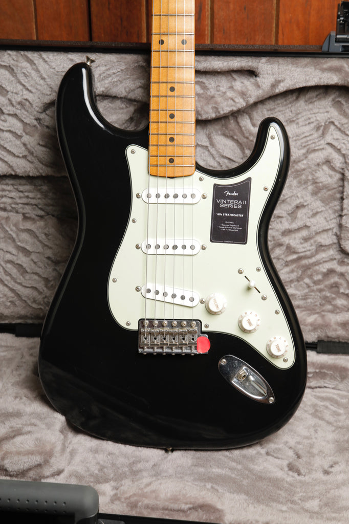 Fender Limited Edition Vintera II Road Worn '60s Stratocaster Black