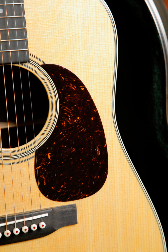 Martin D-28 Standard Series Dreadnought Acoustic Guitar