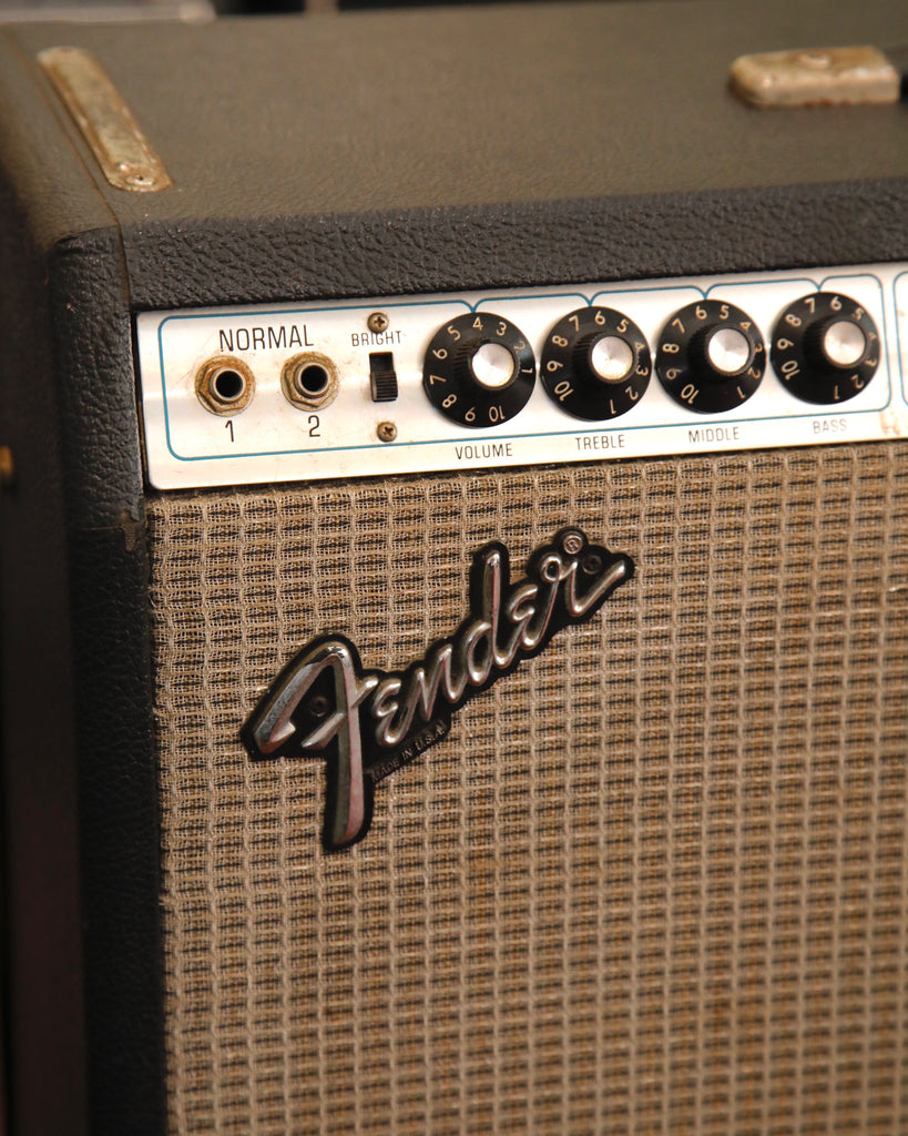Fender 1980 Twin Reverb 2x12" 135-Watt Valve Amplifier w/Cover & Footswitch Pre-Owned