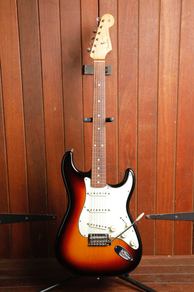 Fender Classic Player '60s Stratocaster Sunburst Electric Guitar 2017 Pre-Owned
