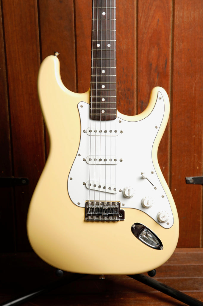 Fender Japan '70s Stratocaster Vintage White Electric Guitar 2006 Pre-Owned